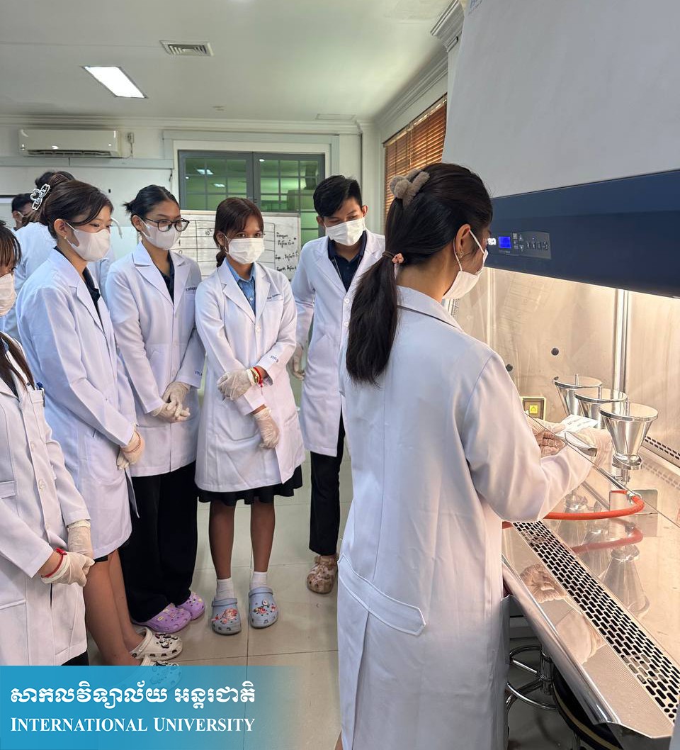 iu university សកម្មភាពមួយចំនួនរបស់និស្សិតគីមីចំណីអាហារឆ្នាំទី២ ជំនាន់ទី៩ នៃមហាវិទ្យាល័យបច្ចេកវិទ្យា និងវិទ្យាសាស្ត្រ