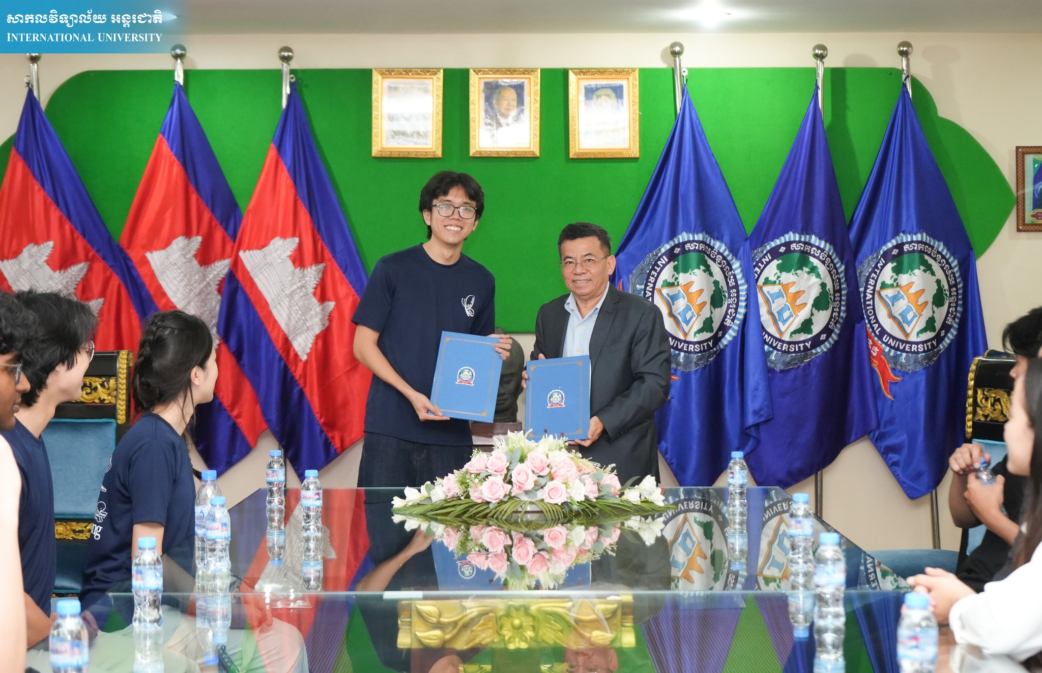 iu university កម្មវិធីចុះអនុស្សរណៈយោគយល់គ្នា (MoU) រវាងសាកលវិទ្យាល័យអន្តរជាតិ និង Project Battambang